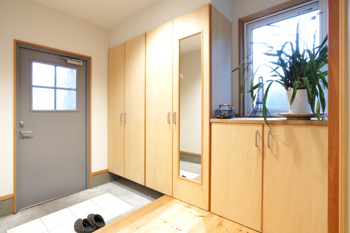 緑の借景が美しいガレージハウス丨（有）ヨシダクラフト,（有）枝川設計-14