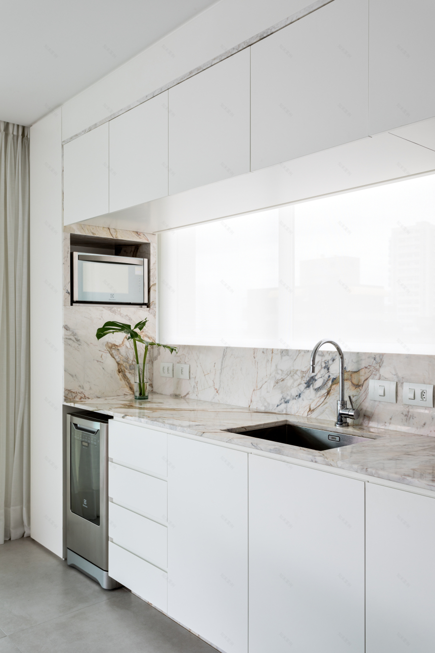 Praia Mansa Apartment / Leandro Garcia-26