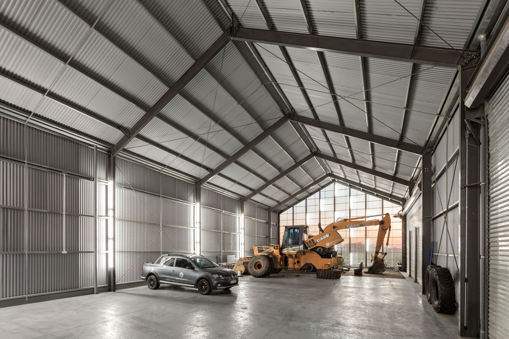 Bertolotti Vial Machinery and Office Warehouse / Estudio 2(A) DosArquitectas-27