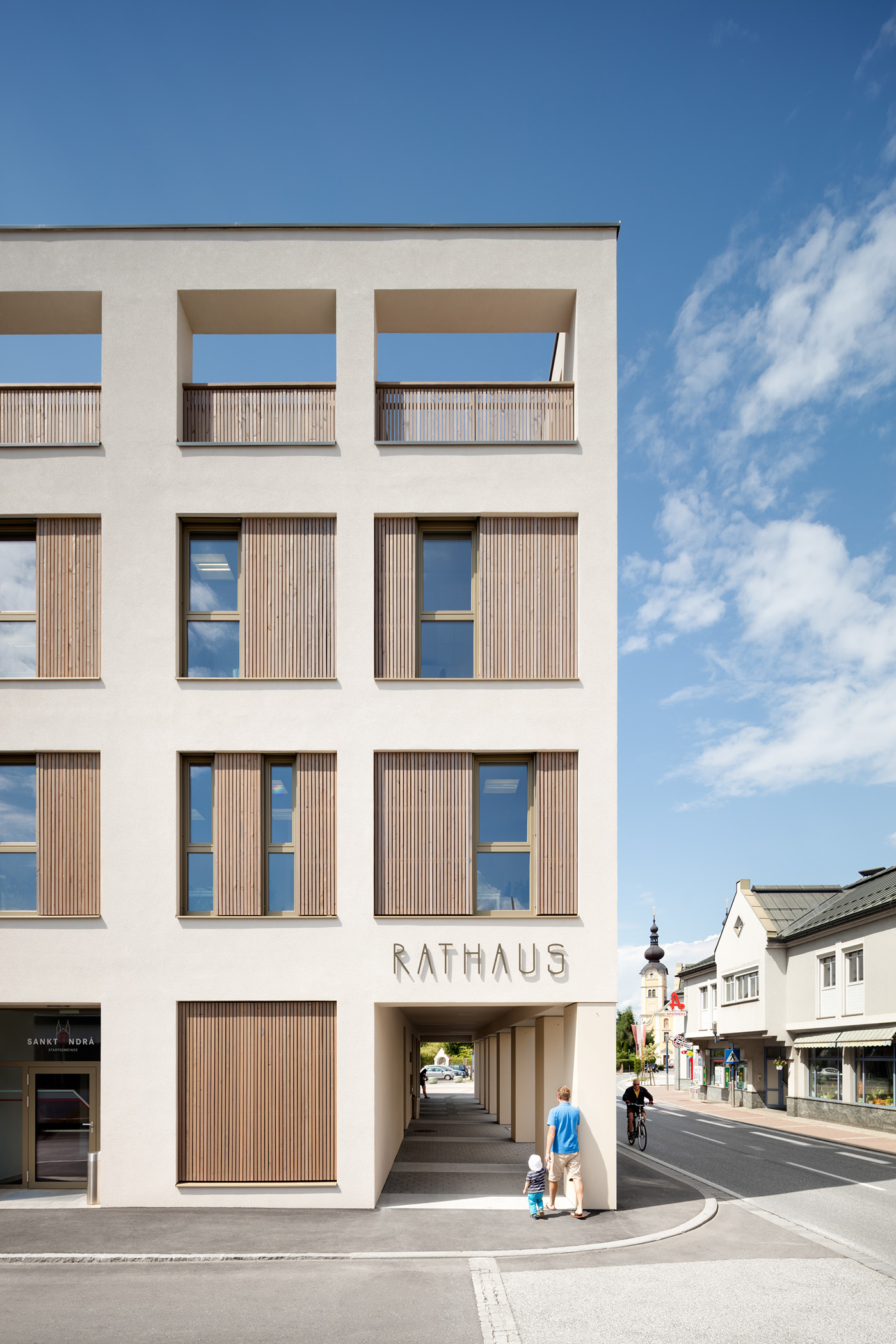 古城重生，现代多功能市政厅-13