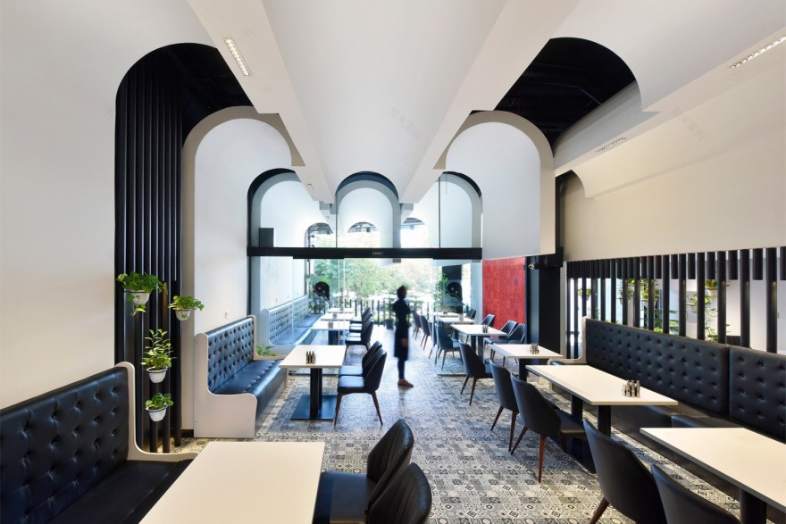 伊朗·Lomenz咖啡简餐店设计-2