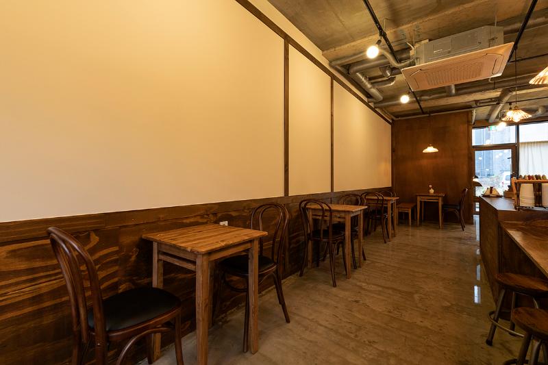 16 平米小空间，打造复古温馨咖啡馆-10