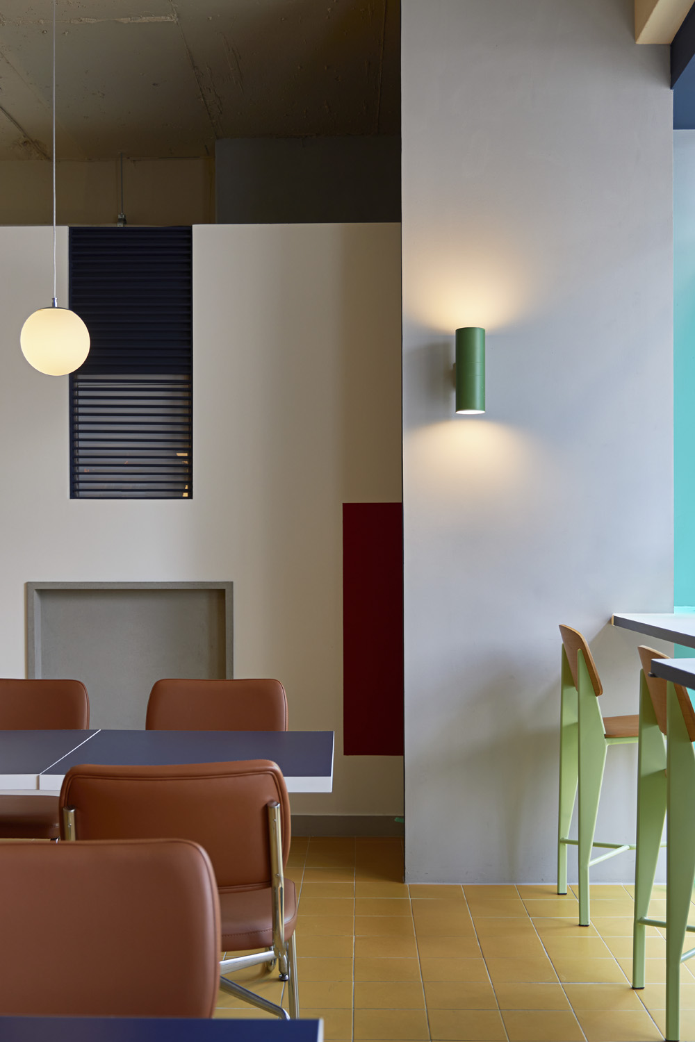 色彩缤纷的 35 平米咖啡厅设计-18