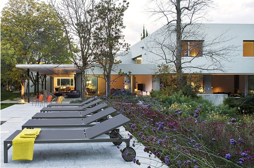 60 年代老房翻新，融入自然的温馨家居-31