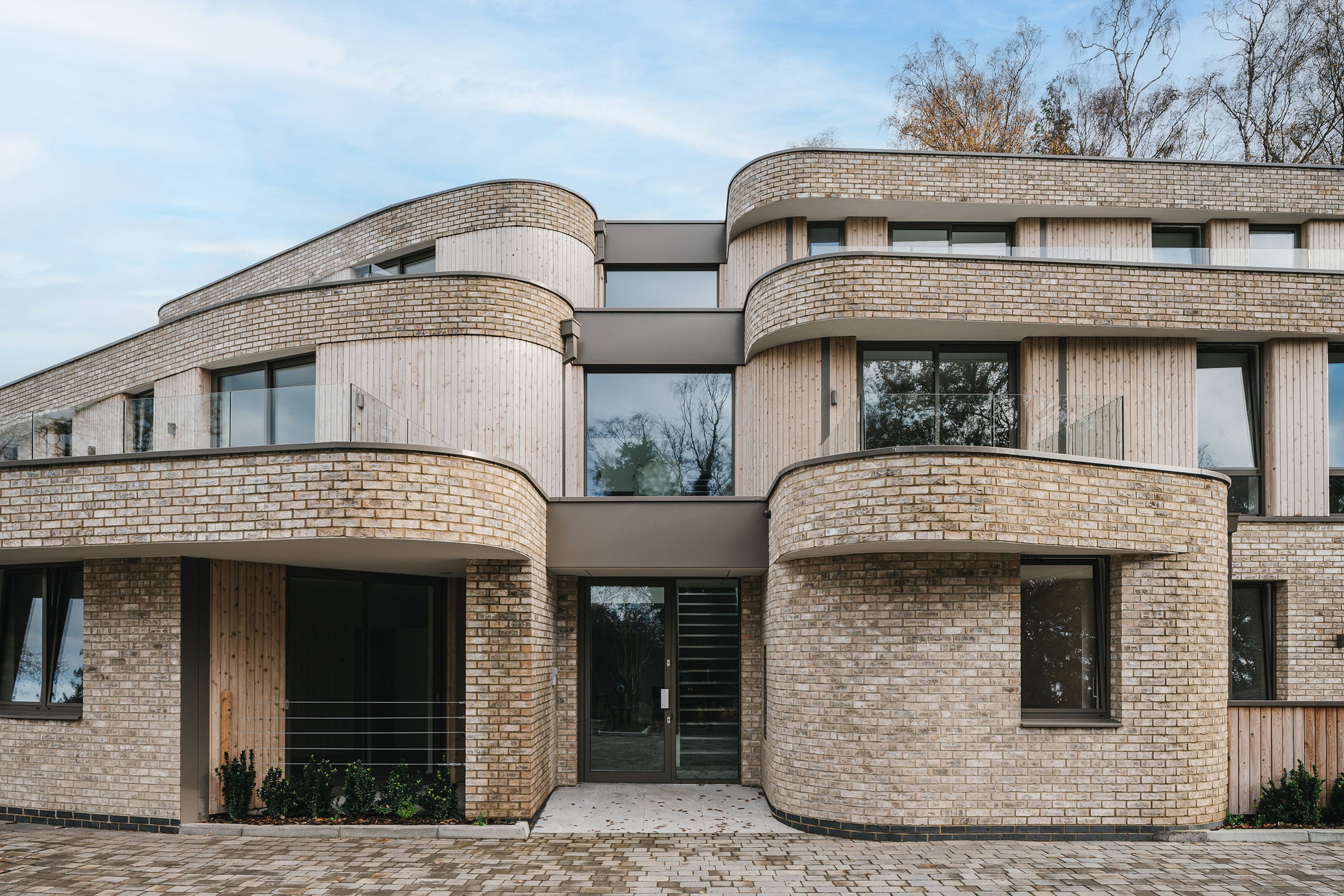 Strawberry Close Town Centre Apartments / OB Architecture-14