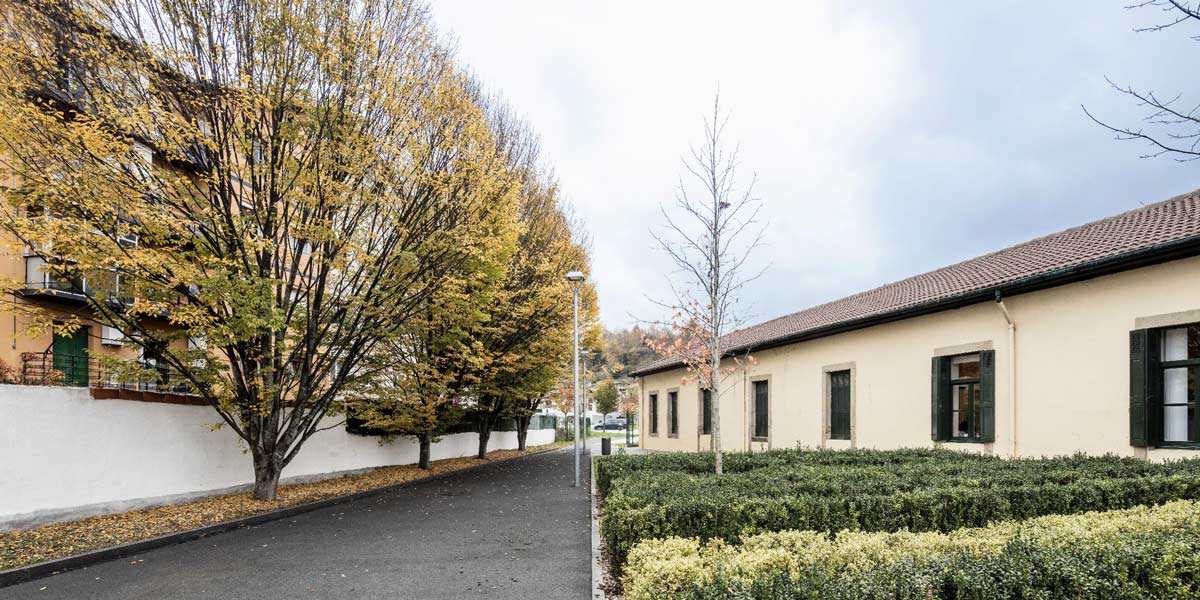 重塑 Irun 老城区广场-15