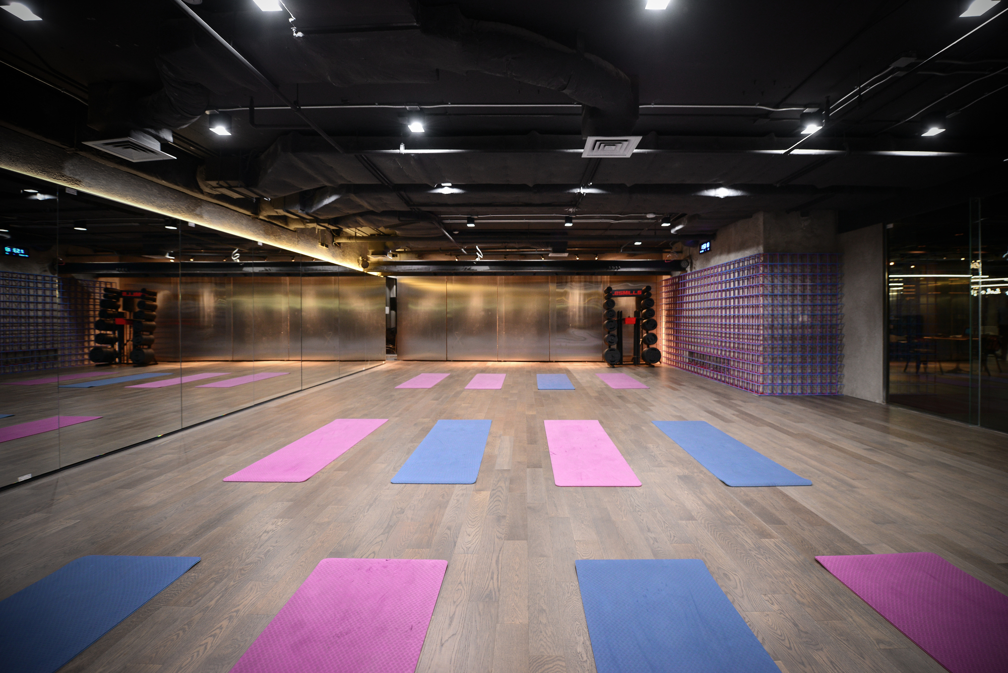 Sam Yan Gym / Looklen Architects-35