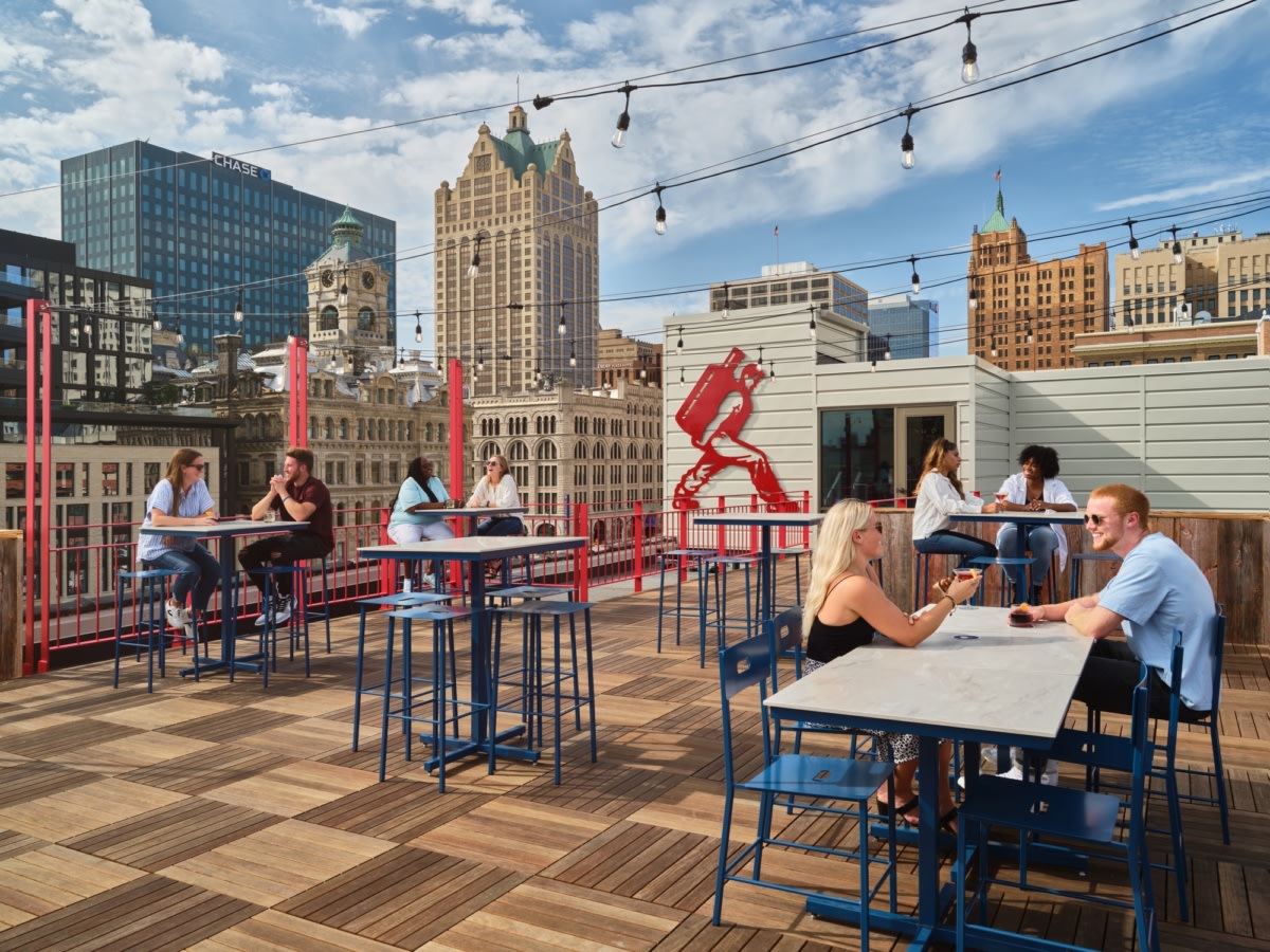 Milwaukee 百年建筑翻新,HGA 打造 Central Standard Craft Distillery Crafthouse & Kitchen-19