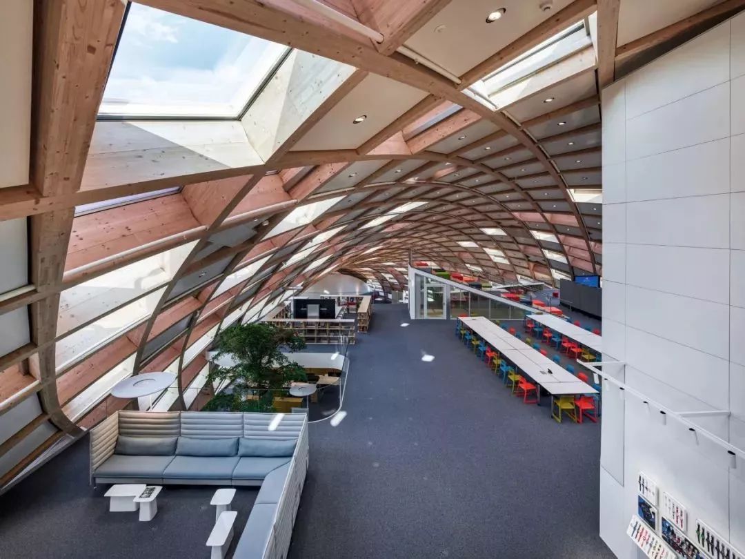 Swatch 总部大楼,木结构与品牌精神的完美融合-3