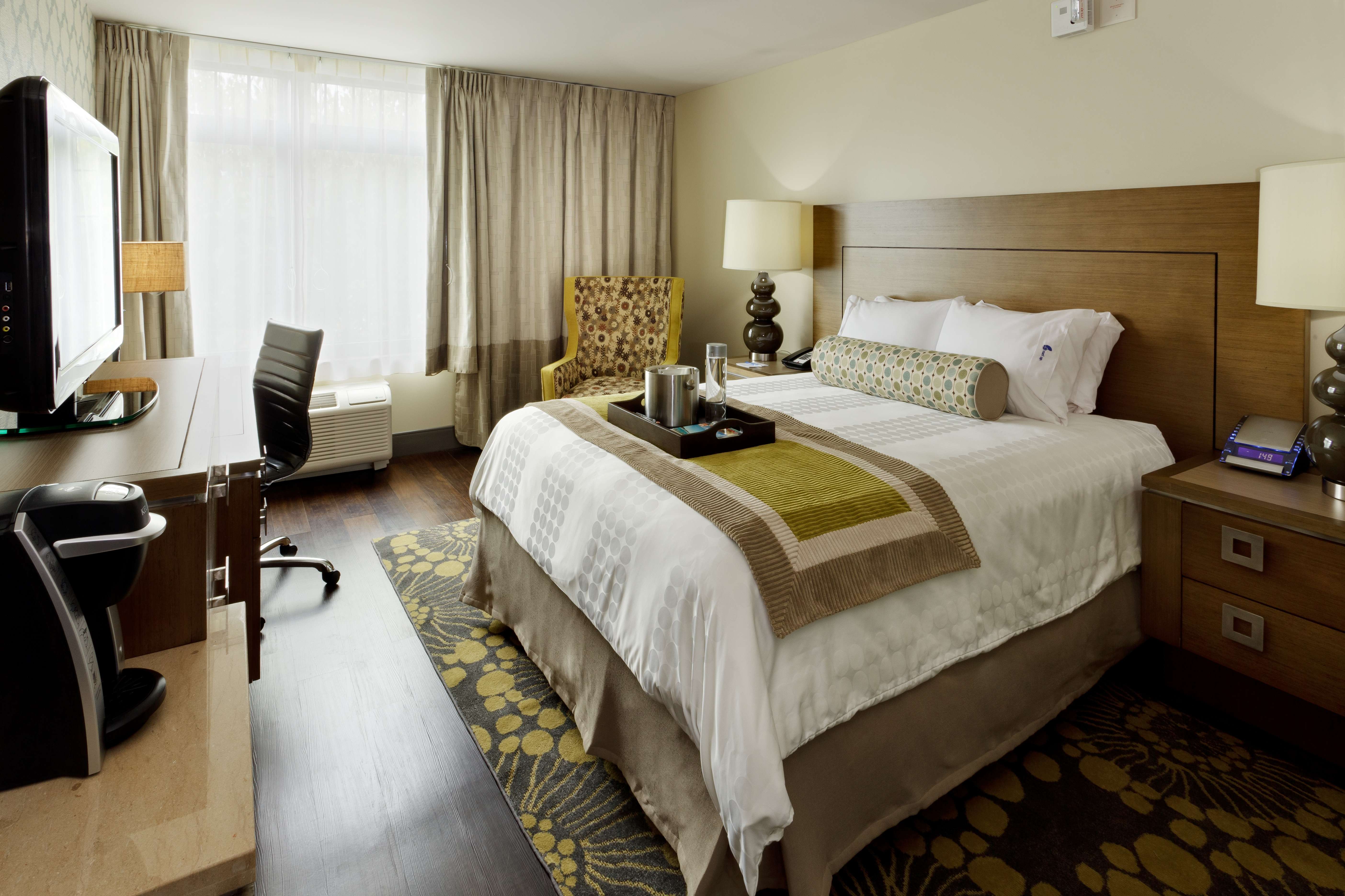 HOTEL INDIGO RIVERHEAD-2