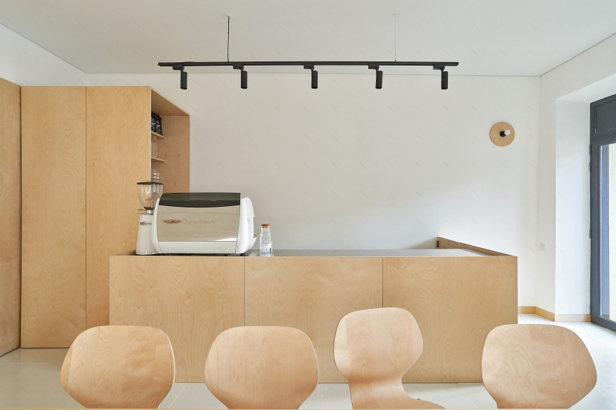 谢谢工坊(注:atelier常见意为工作室、工坊 ,merci是法语谢谢的意思,这种表达符合一般对品牌名称的理解,但需结合具体背景判断其最准确含义) 丨乌克兰敖德萨丨Angelina Malysheva-0