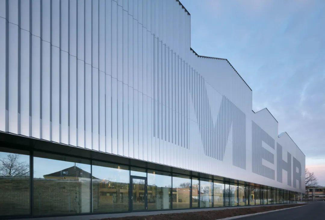 德国下一代汽车技术主动研发型工厂-16