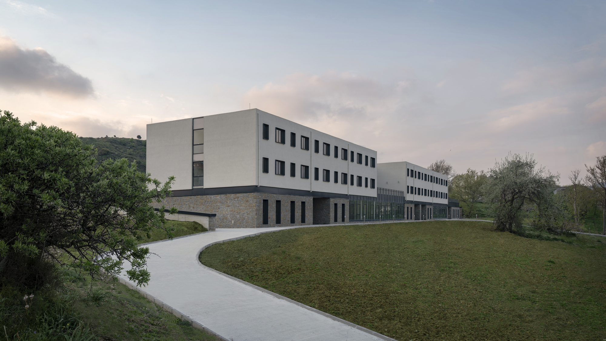 Gökçeada High School Campus  / PAB Architects-23