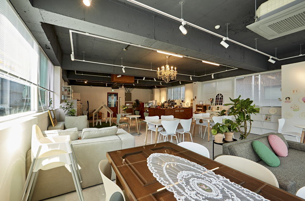 极简主义的 30 平米咖啡馆 | 韩国设计师的室内设计杰作-2