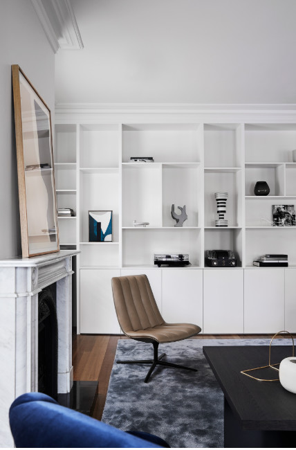 金色的;金黄色的;金的;金制的-177