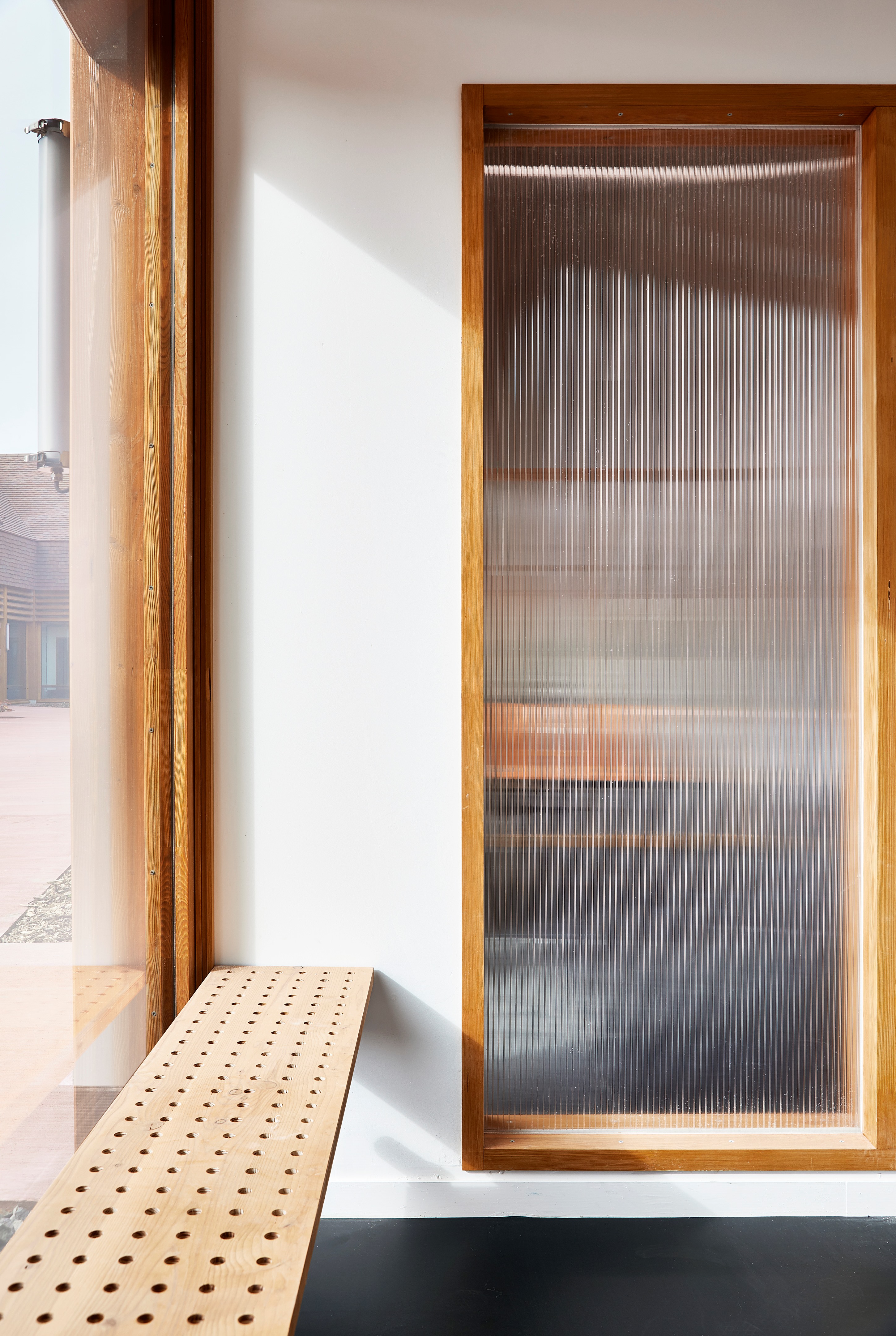 融合本土特色的现代文化社交中心-29