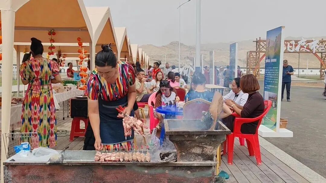 “双珠”计划丨宁波援疆•独库（康村）游客服务中心项目及康村旅游服务设施改造提升工程投入运营-5