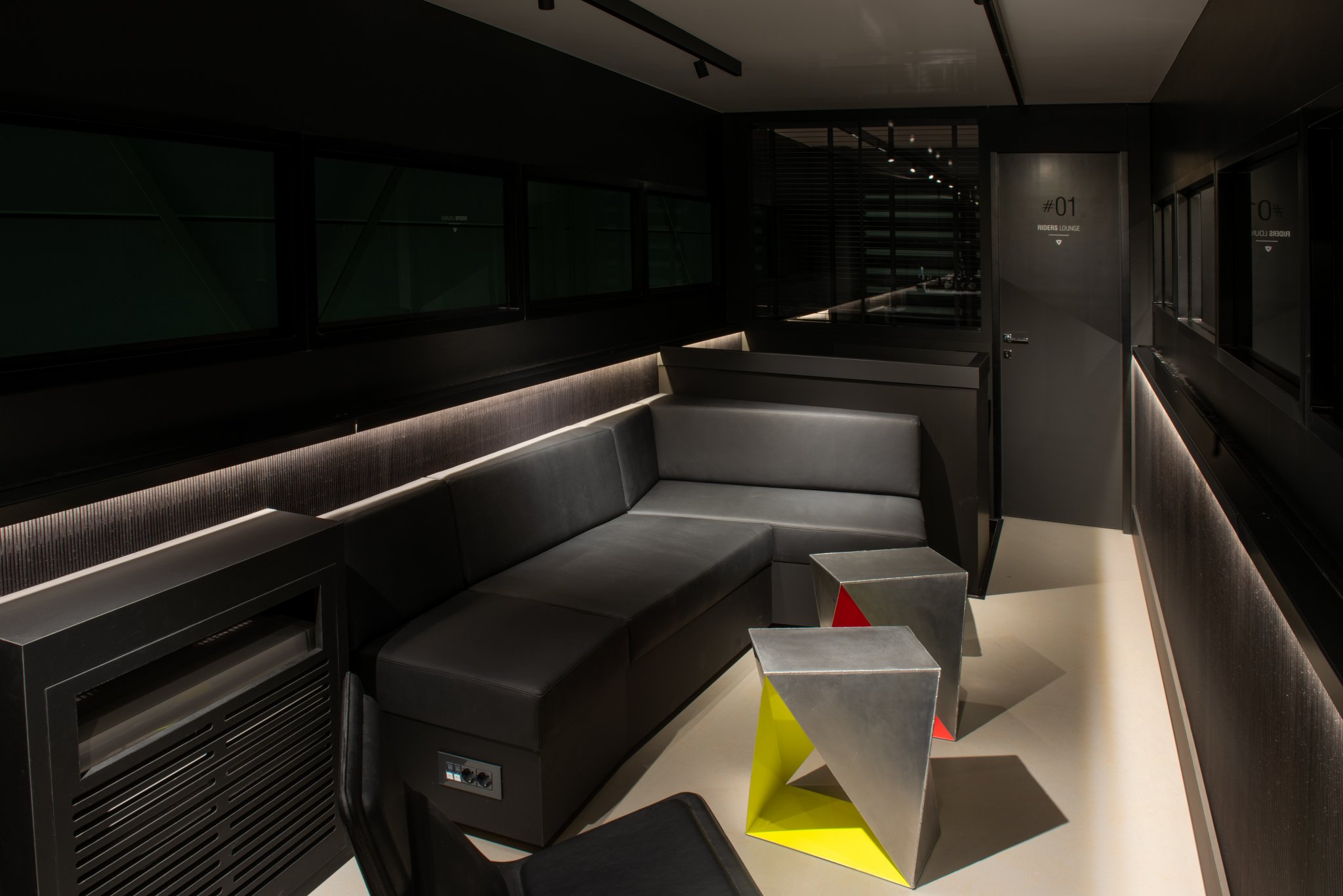 REV'IT! 赛车技术中心丨Martijn Frank Dirks-4