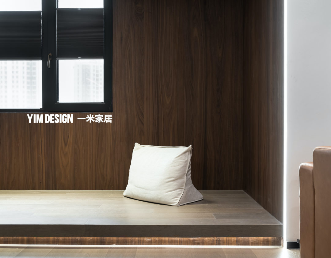 动静之间 · 现代简约顶复空间的多功能设计丨李宝红-21