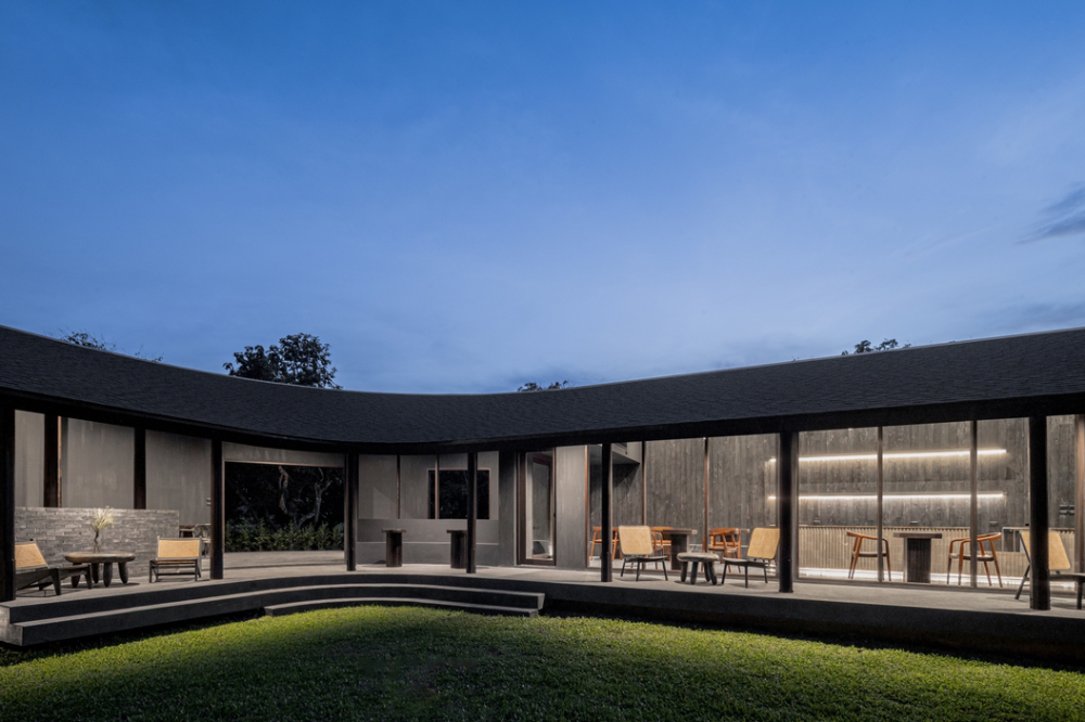 小花园里的玛达咖啡馆丨BodinChapa Architects-0