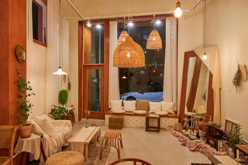 25 平米温馨咖啡馆，打造小空间大设计的典范-7