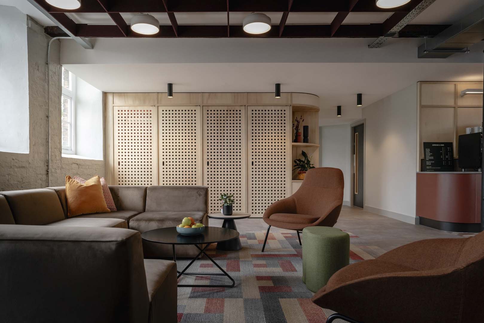 Ekho Studio将历史悠久的维多利亚工厂改造为现代办公空间丨英国-5