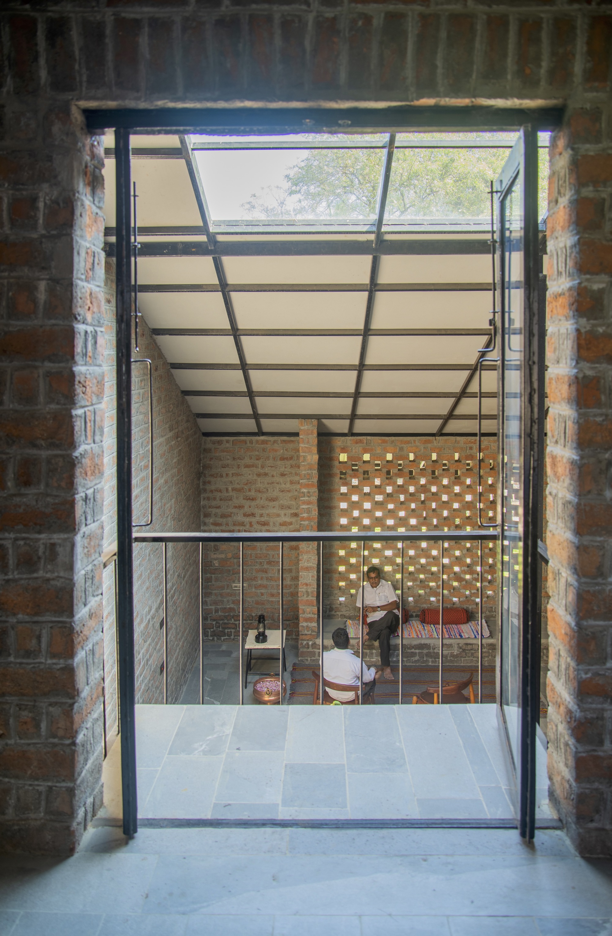 一半即更多 一栋在建房屋丨印度丨Atelier Shantanu Autade,Studioboxx-22