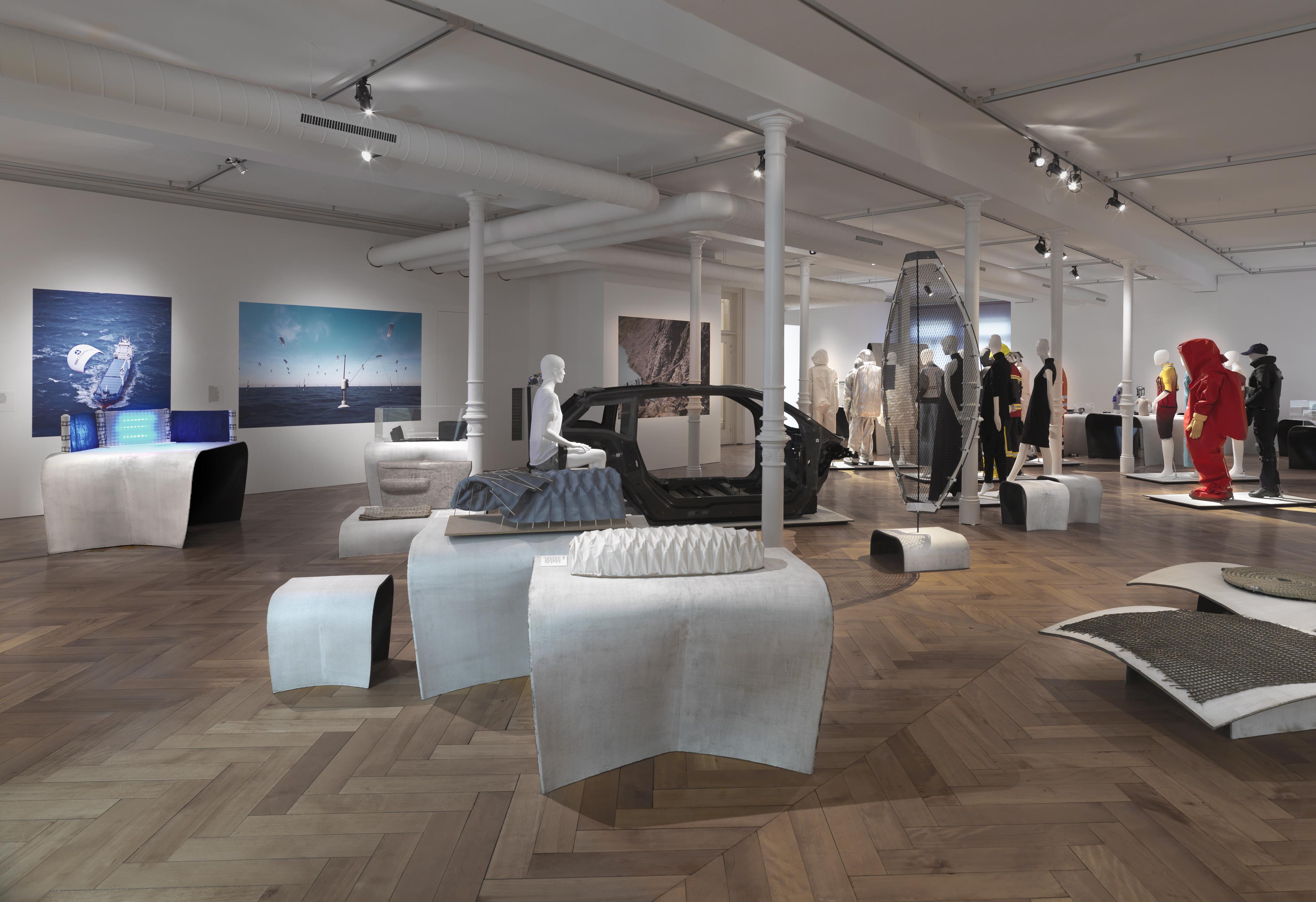 僵硬的;生硬的;呆板的;艰难的;费劲的;僵硬;生硬-30