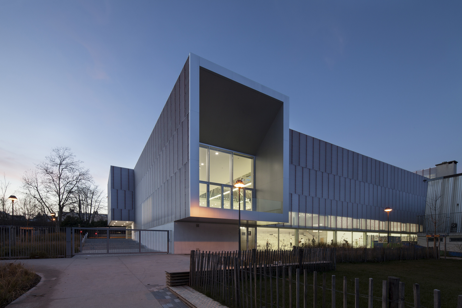 法国圣埃蒂安城市更新的地标 · Jean Gachet 体育馆-24