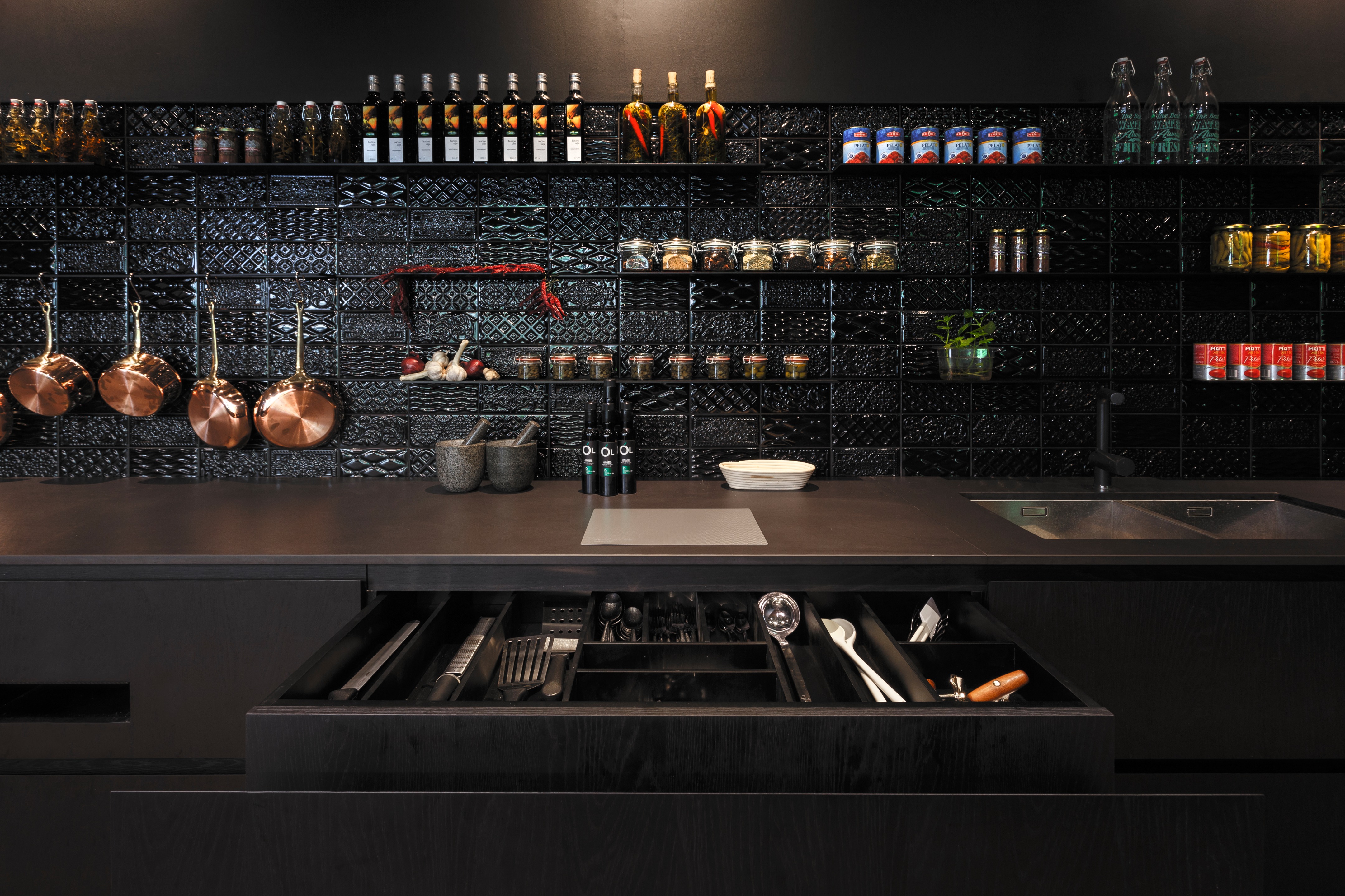 RevoLution Signature Restaurant 旋转厨房设计-33