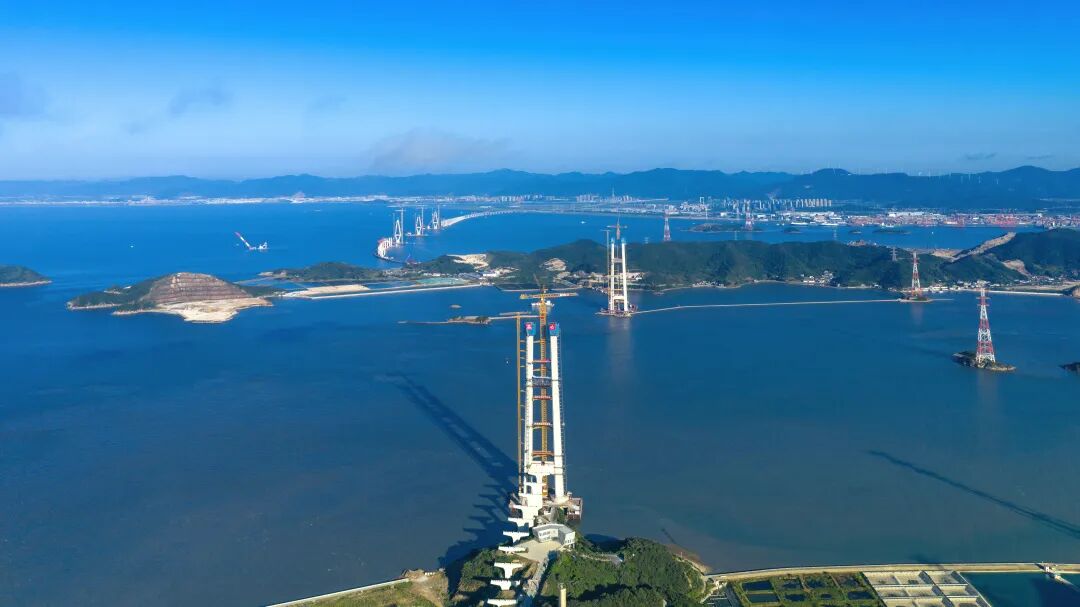 一跨1768米！国内最大跨度跨海桥首个主塔封顶-57
