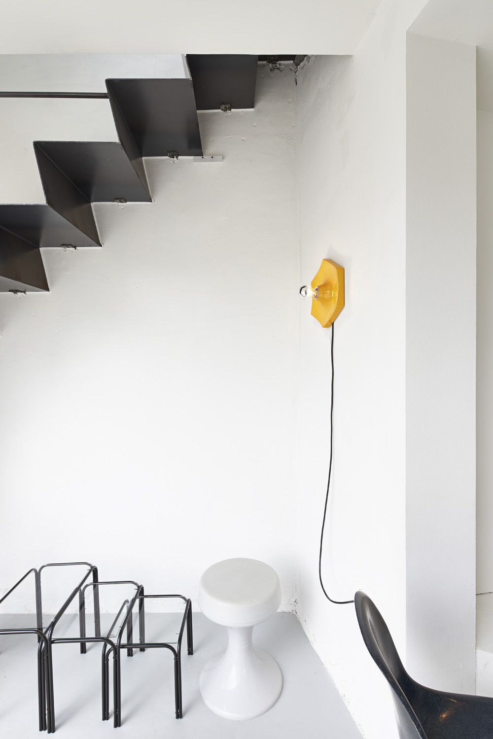 白色梦幻 | 10 平米迷你咖啡厅的惊艳室内设计-13