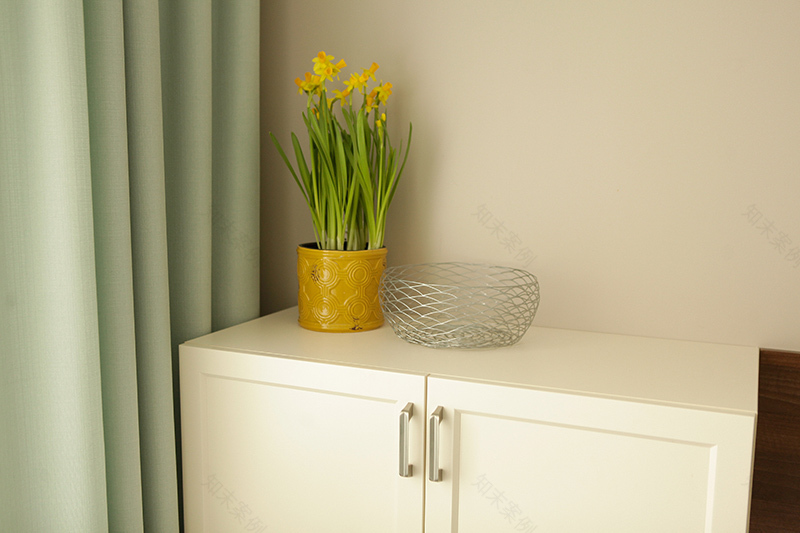 乌克兰基辅色彩明亮的预算公寓设计-9