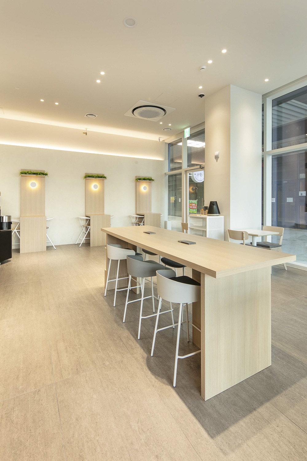 现代时尚，30 平咖啡厅的精致内饰-10