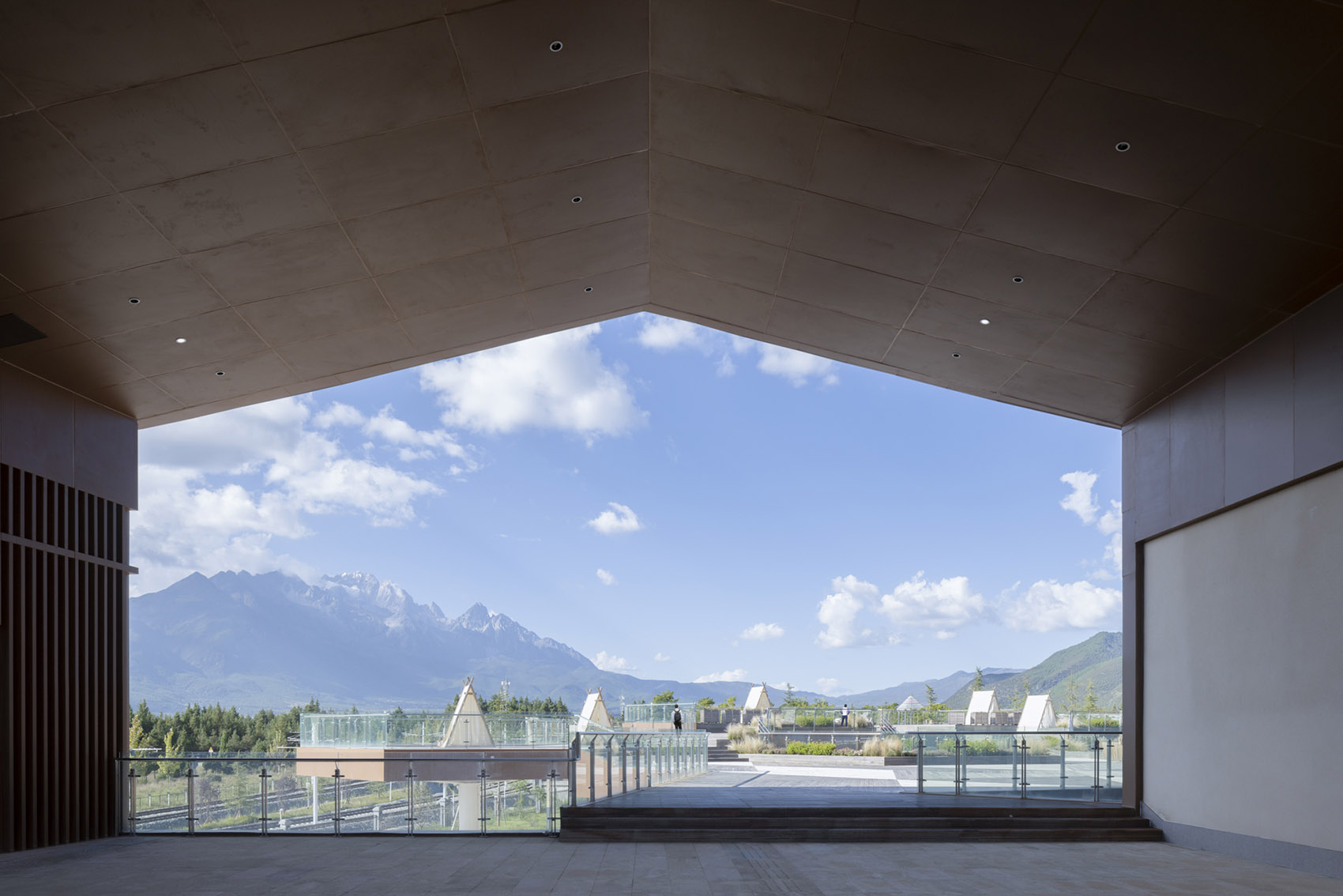 丽江市旅游集散中心（玉龙雪山新游客服务中心）丨中国丽江丨清华大学建筑设计研究院有限公司-21