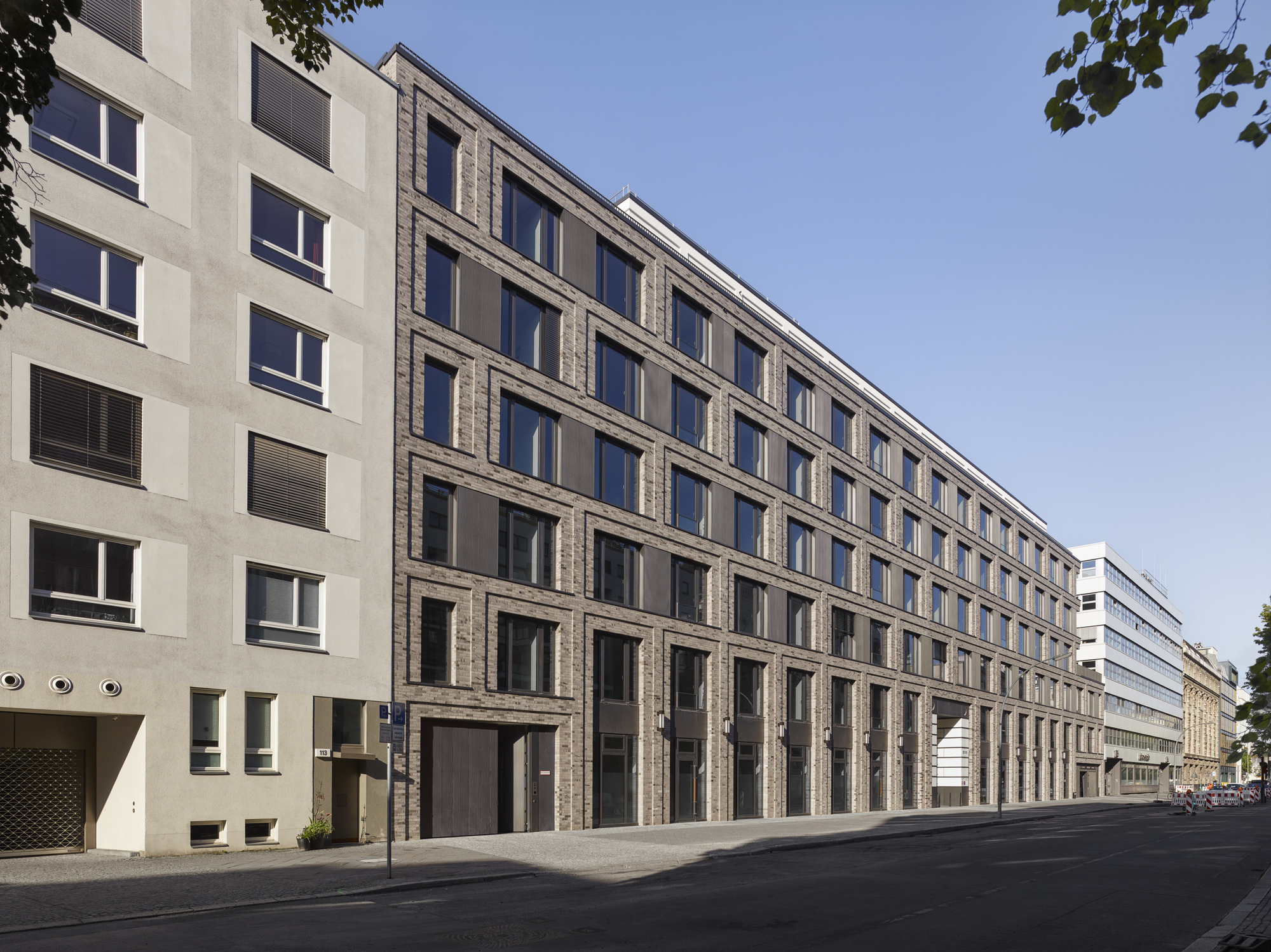 3 Hoefe Office and Residential Building  / Tchoban Voss Architekten-38