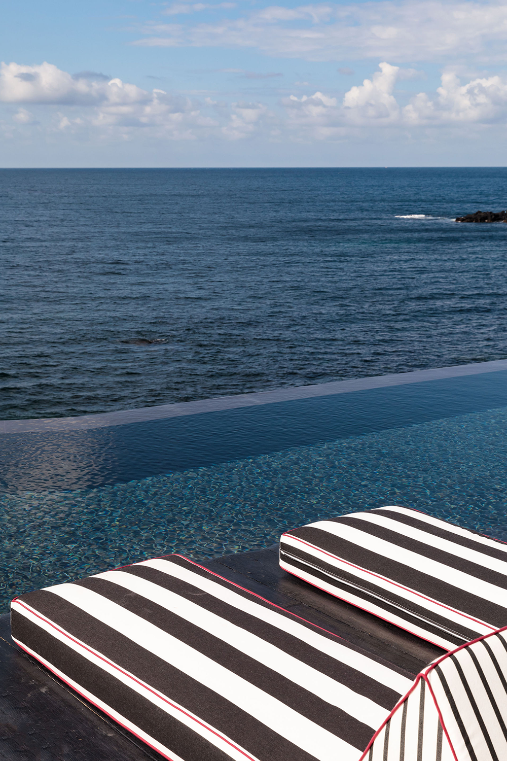 蜜悦·蓝白圣岛悬崖泡池美宿丨中国深圳丨埂上设计-37