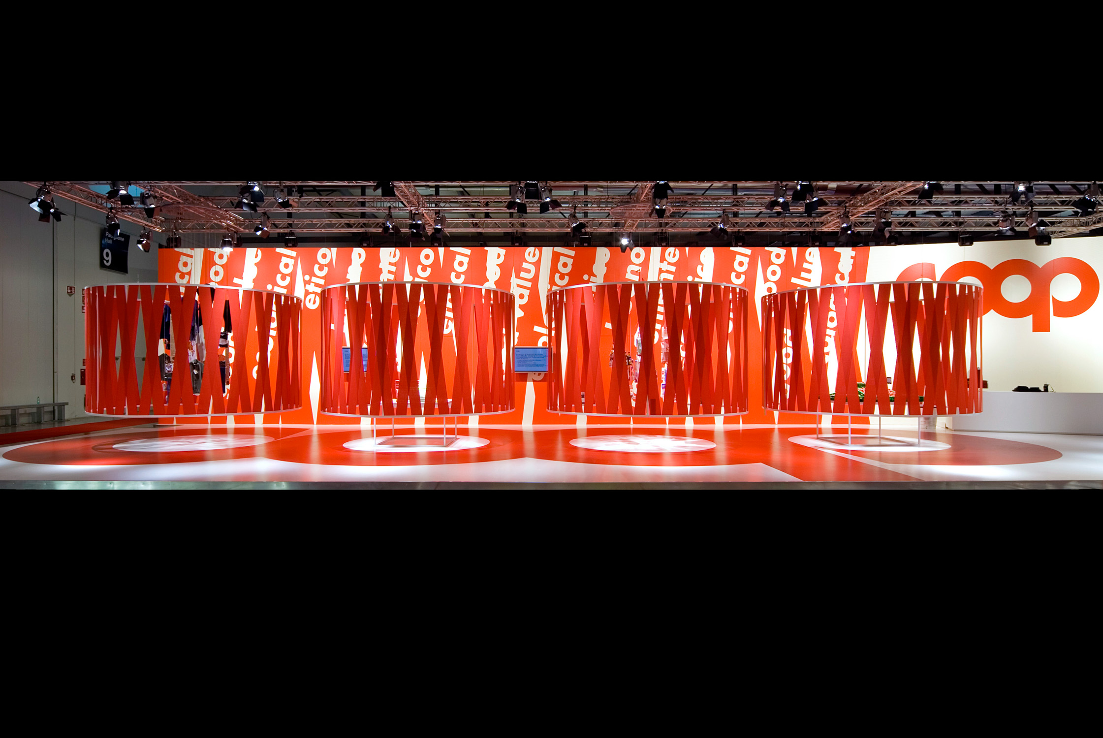 米兰 ECR 07 展台设计 · Coop 意大利超市的协作管理展示-13