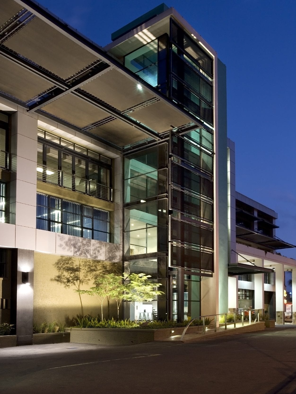 SARS 银行大楼,展现结构与设计的完美结合-9