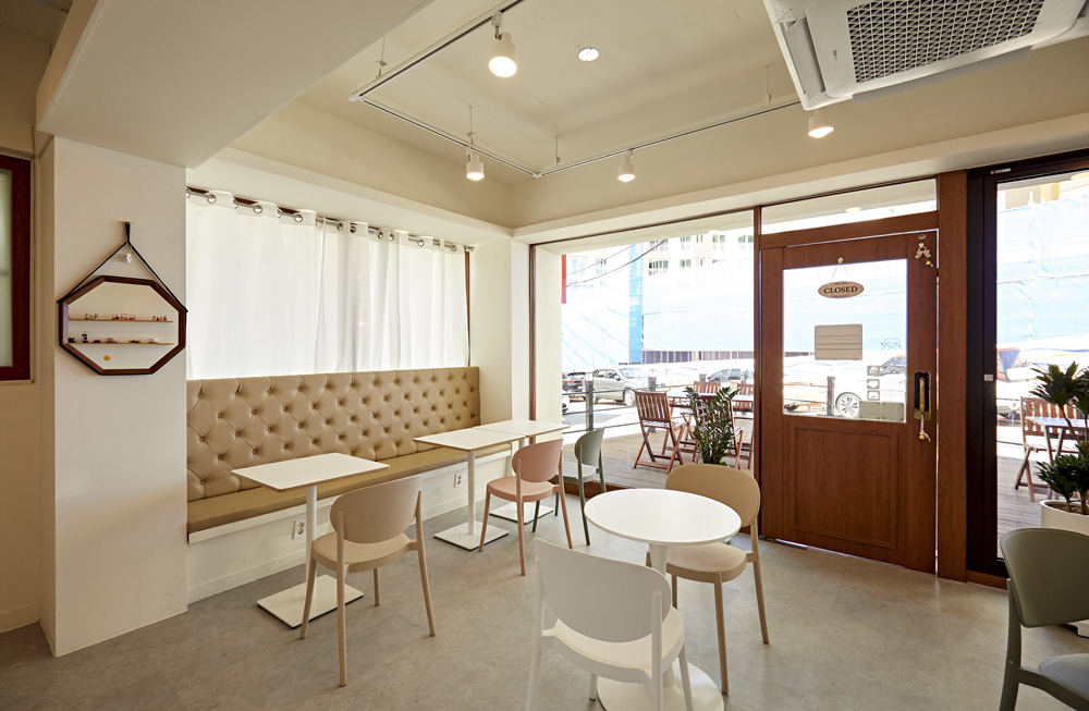 简约白调 16 坪咖啡厅 设计报价案例-9