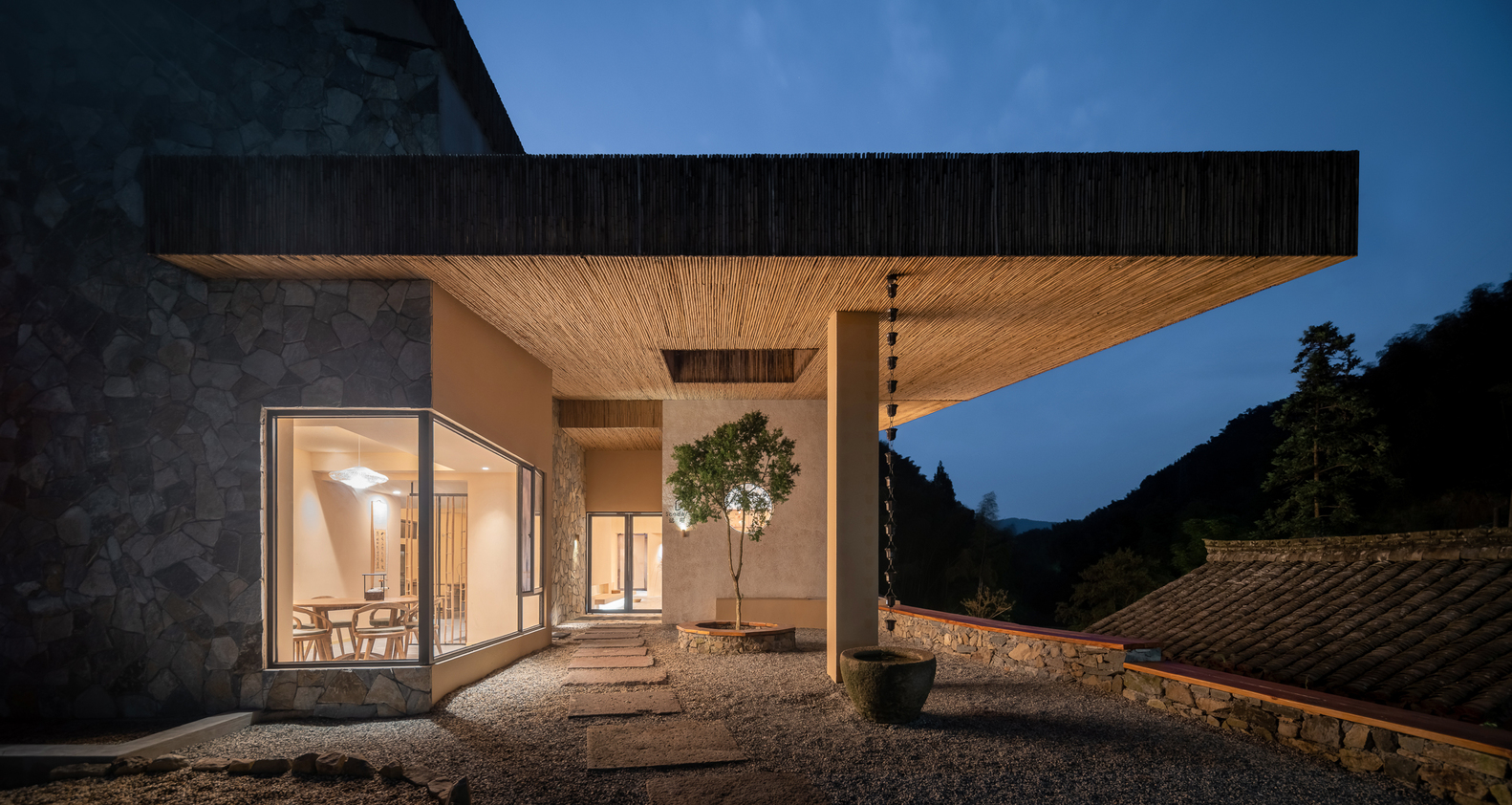 Sounder Inn by NEOSSPACE-24