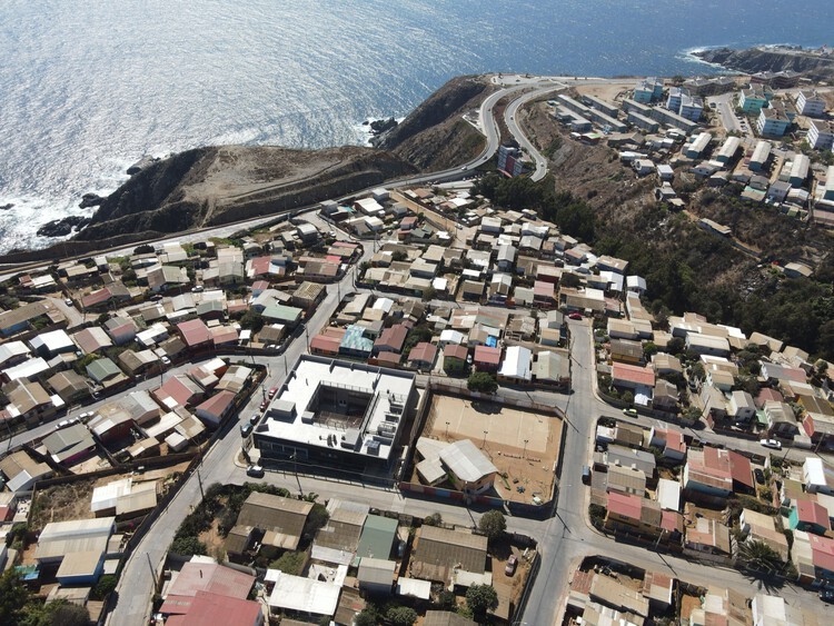 Jardín infantil y sala cuna Golondrina de Valparaíso / Pedro Lomboy Castillo | ArchDaily en Español-32