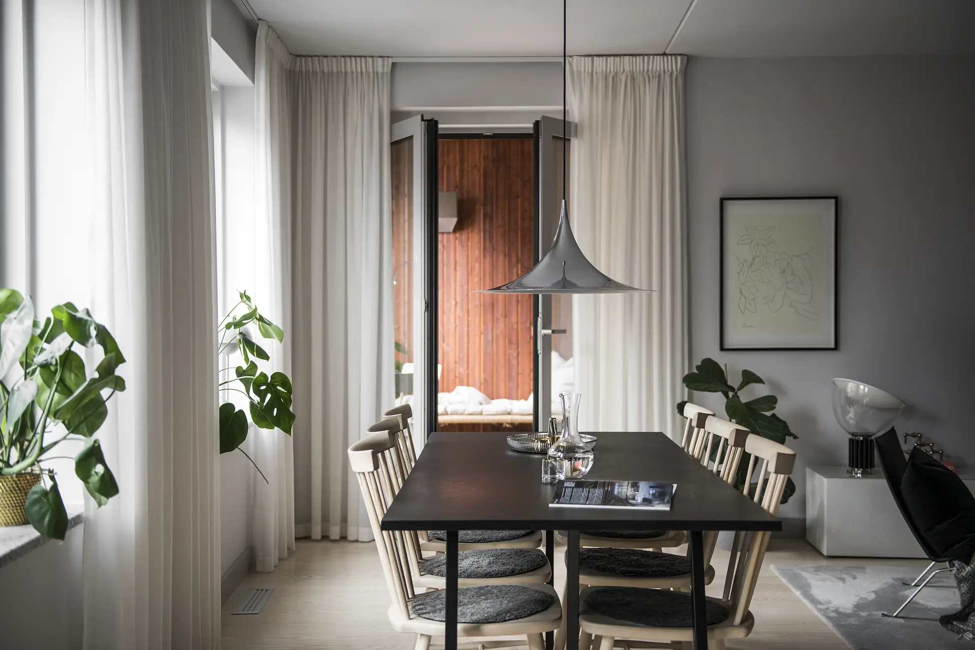 瑞典设计师打造纽约风格家庭公寓，水景阳台成亮点-3