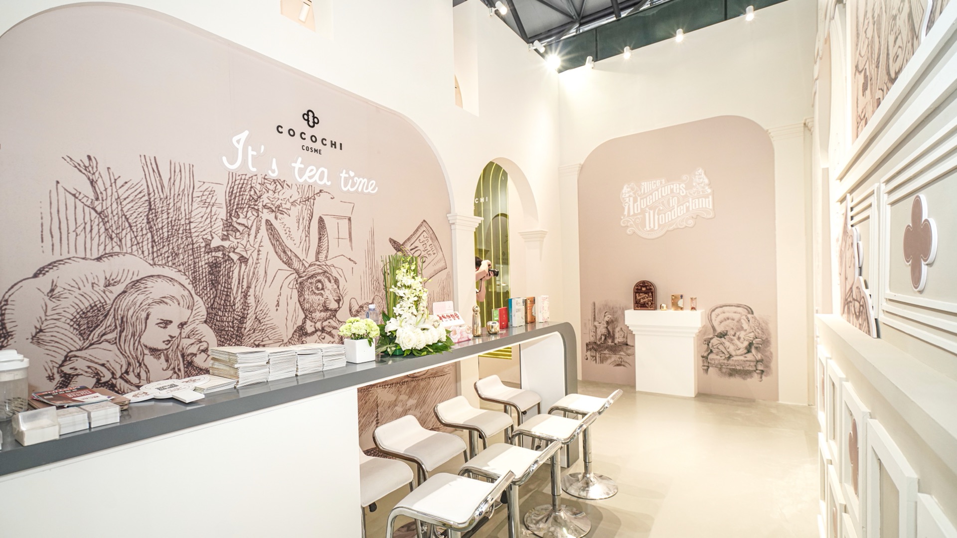 逆境中的璀璨 · COCOCHI 美博会展位设计-9