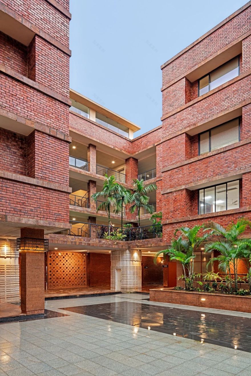 全球最具创意的十座红砖建筑丨孟加拉国丨PMA Madhushala,Sthapotik,CTA 等-81