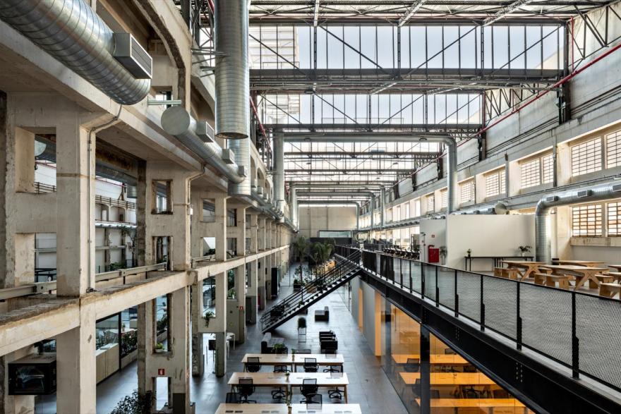 巴西 State Coworking · 灵活办公空间的设计典范-8