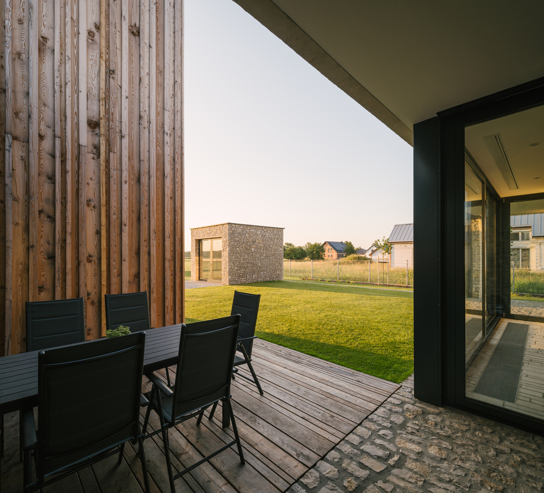 波兰田野中的和谐共生建筑丨波兰波莱丨Staruń Wanik Architects-18