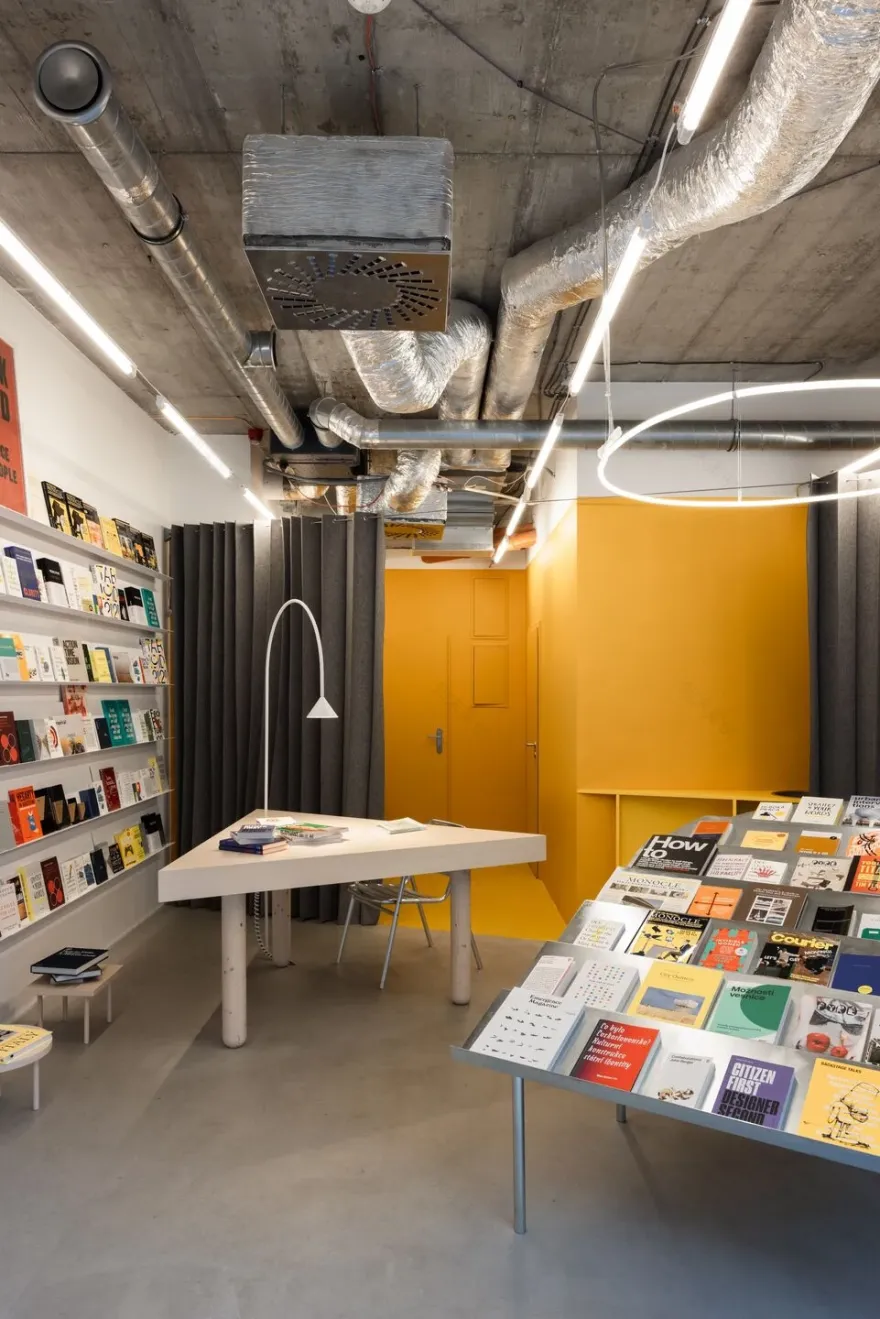 BROT 书店丨斯洛伐克布拉迪斯拉发丨Grau Architects-27