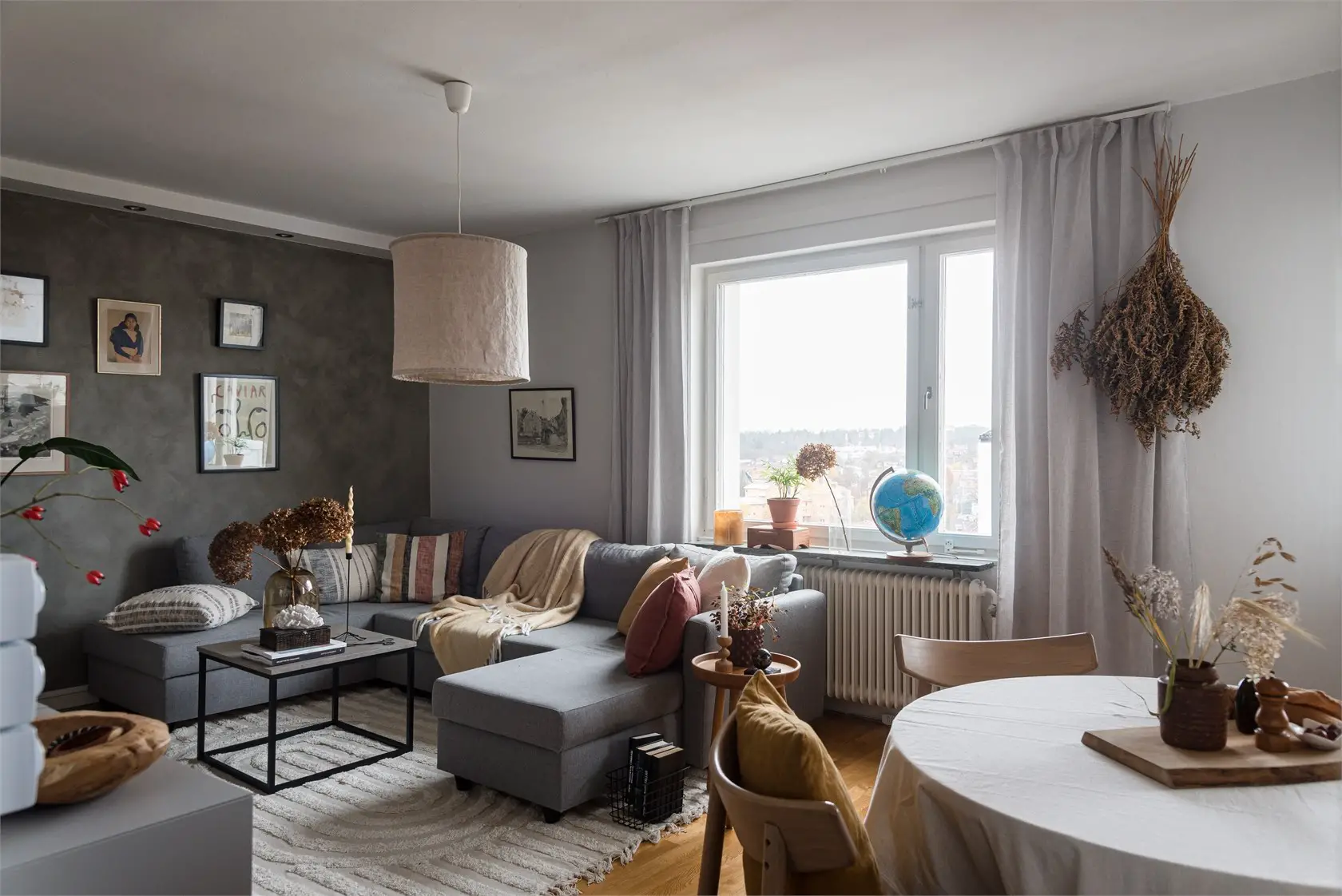 瑞典湖景公寓 | 灰色优雅与自然和谐共生-5