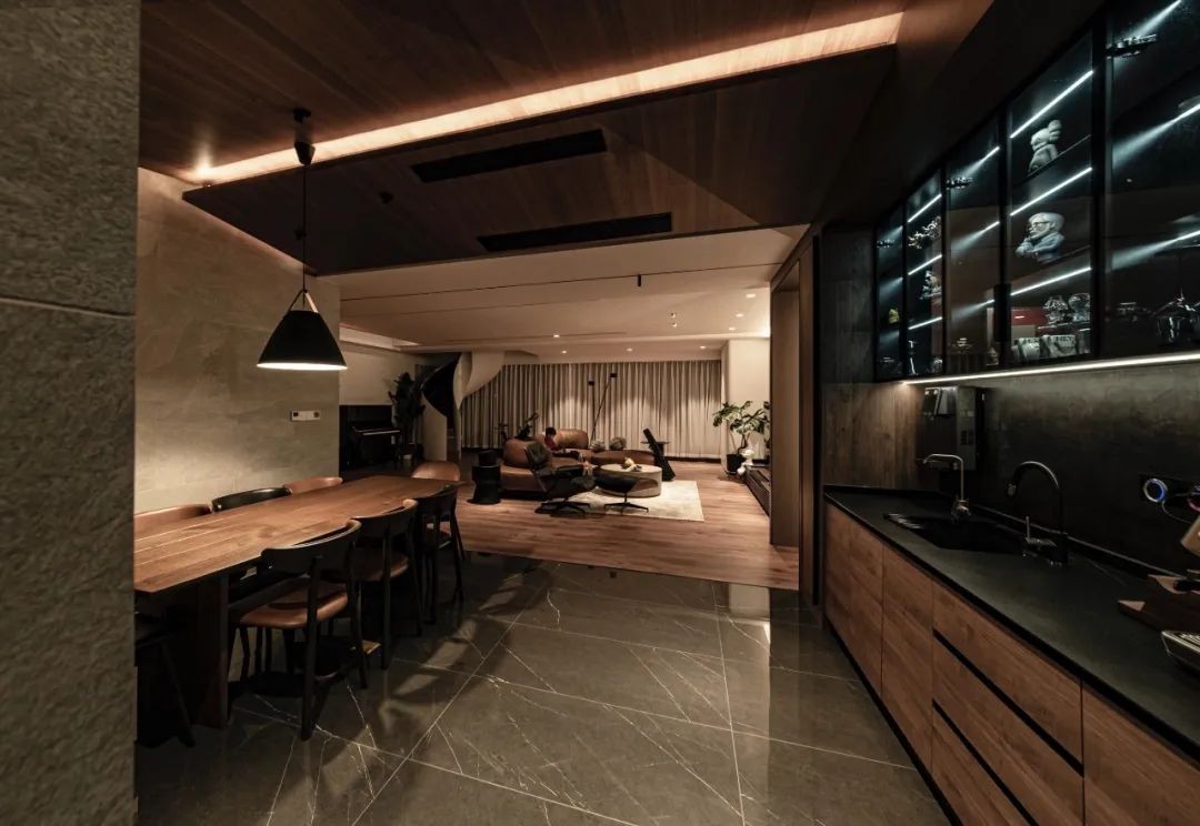 云端鸟瞰山城天际线的家丨中国重庆丨耕好设计-30